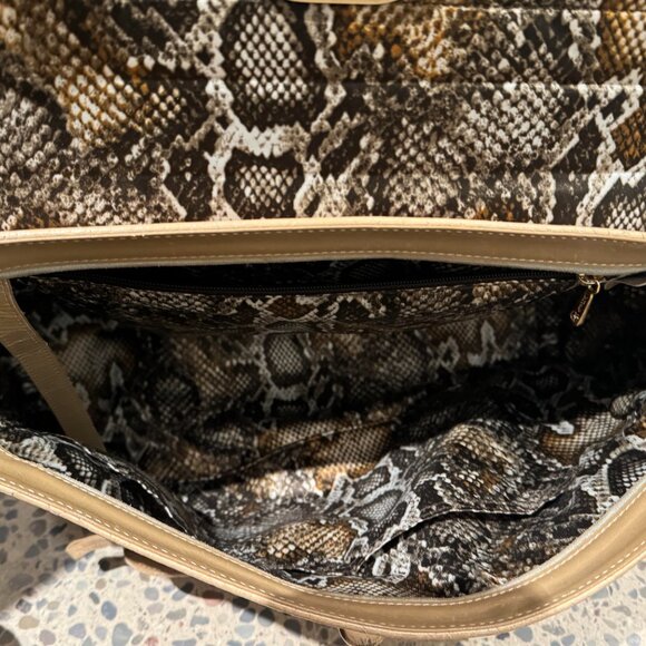 Longchamp Gaby python leather cross-body book bag - Picture 3 of 5